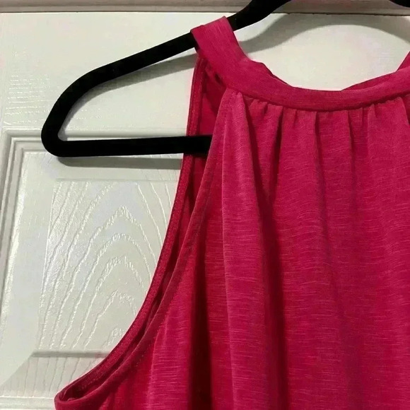 Green Envelope Rounded Neck Band Tank - Picture 3 of 8